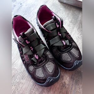 Rocket Dog women’s athletic shoe